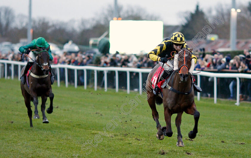 Golan-Fortune-0002 
 GOLAN FORTUNE (Tommie O'Brien) wins The 32Red Download The App Handicap Hurdle Kempton 26 Dec 2017 - Pic Steven Cargill / Racingfotos.com