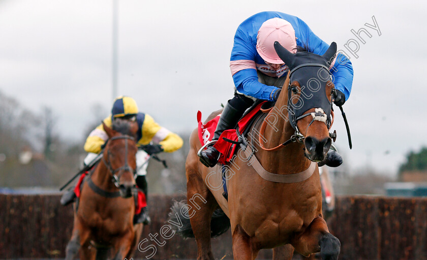 Cyrname-0008 
 CYRNAME (Sean Bowen) wins The 32Red.com Wayward Lad Novices Chase Kempton 27 Dec 2017 - Pic Steven Cargill / Racingfotos.com