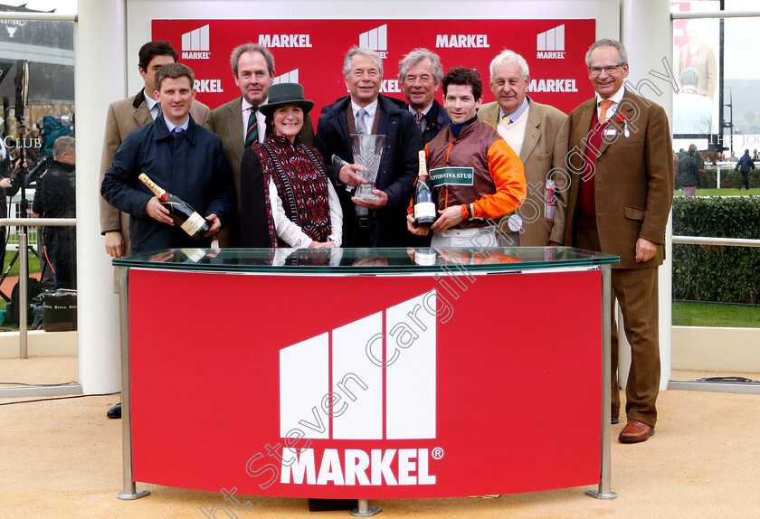 The-Young-Master-0009 
 Presentation to Mike Burbidge & The Old Masters, Neil Mulholland and Sam Waley-Cohen for The Markel Insurance Amateur Riders Handicap Chase won by THE YOUNG MASTER
Cheltenham 16 Nov 2018 - Pic Steven Cargill / Racingfotos.com