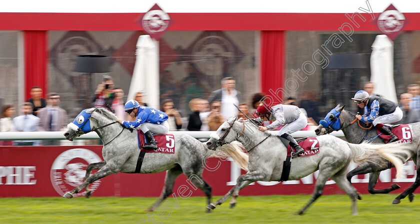 Ebraz-0004 
 EBRAZ (Maxime Guyon) beats KHATAAB (right) in The Qatar Arabian World Cup
Longchamp 6 Oct 2019 - Pic Steven Cargill / Racingfotos.com