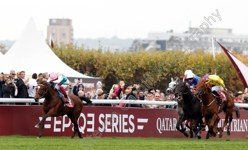 Enable-0007 
 ENABLE (Frankie Dettori) beats SEA OF CLASS (right) in The Qatar Prix De L'Arc De Triomphe
Longchamp 7 Oct 2018 - Pic Steven Cargill / Racingfotos.com