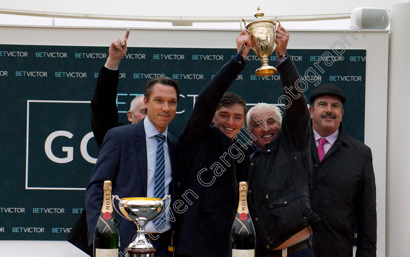 Splash-Of-Ginge-0011 
 Presentation to Ryan Hatch and John Neild for The BetVictor Gold Cup won by SPLASH OF GINGE Cheltenham 18 Nov 2017 - Pic Steven Cargill / Racingfotos.com