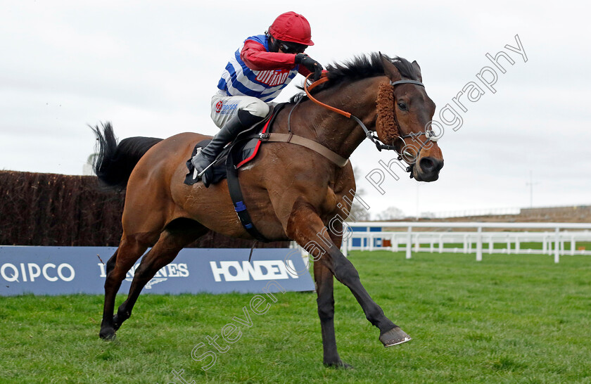 Threeunderthrufive-0004 
 THREEUNDERTHRUFIVE (Harry Cobden) wins The Injured Jockeys Fund Ambassadors Programme Swinley Handicap Chase
Ascot 17 Feb 2024 - Pic Steven Cargill / Racingfotos.com