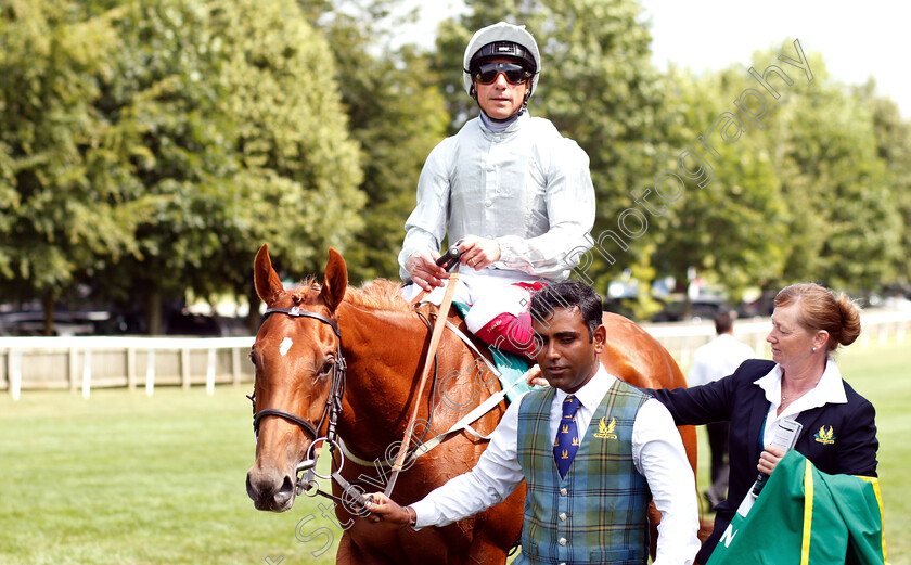 Raffle-Prize-0006 
 RAFFLE PRIZE (Frankie Dettori) after winning The Duchess Of Cambridge Stakes
Newmarket 12 Jul 2019 - Pic Steven Cargill / Racingfotos.com