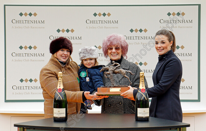 Gino-Trail-0009 
 Presentation to Mrs Jan Smith for The Junior Jumpers Handicap Chase Cheltenham 16 Dec 2017 - Pic Steven Cargill / Racingfotos.com