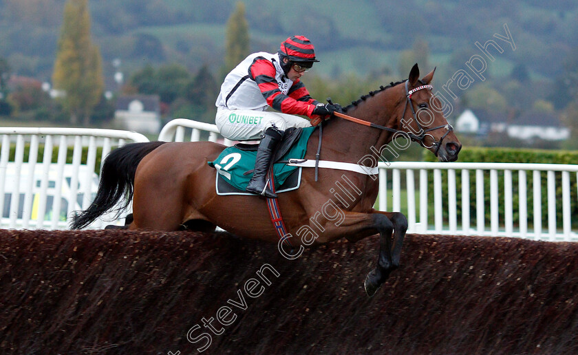 Monbeg-Legend-0001 
 MONBEG LEGEND (Nico De Boinville)
Cheltenham 27 Oct 2018 - Pic Steven Cargill / Racingfotos.com