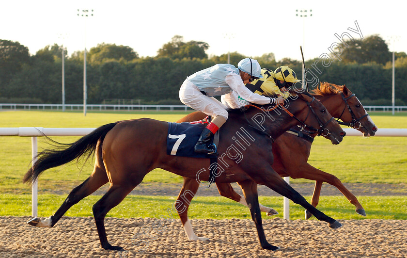 Minnelli-0003 
 MINNELLI (farside, Jason Hart) beats EMILY'S SEA (nearside) in The Hellermanntyton Insulation Maiden Auction Fillies Stakes
Wolverhampton 5 Sep 2018 - Pic Steven Cargill / Racingfotos.com