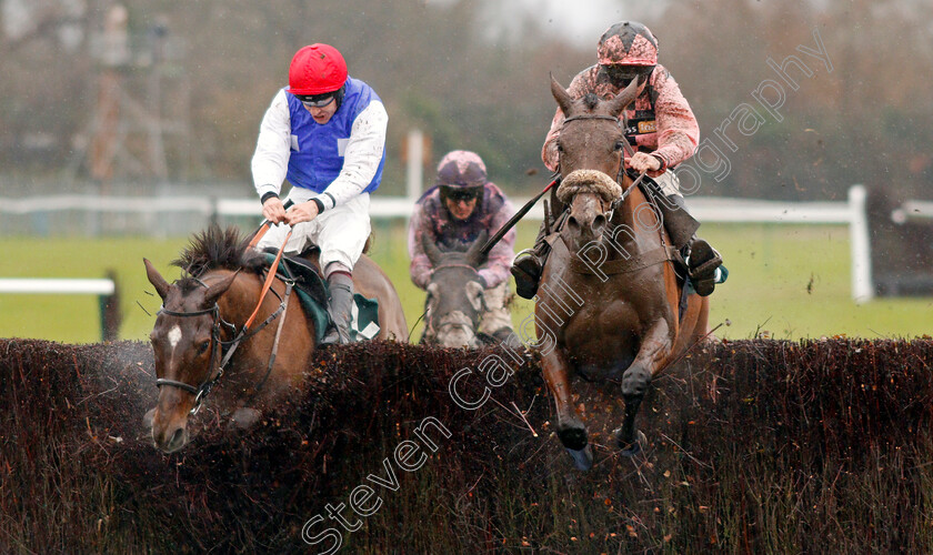 Sensulano-0002 
 SENSULANO (right, Leighton Aspell) beats CHILLI FILLI (left) in The Actioncoach Lady Godiva Mares Novices Chase
Warwick 12 Dec 2019 - Pic Steven Cargill / Racingfotos.com