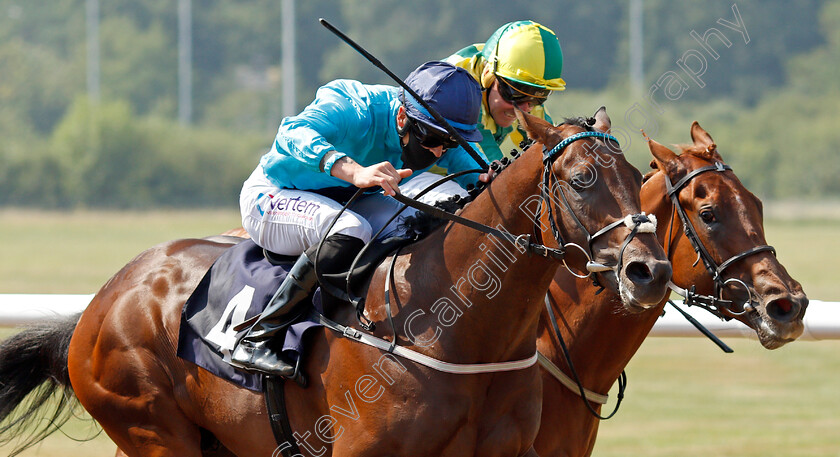 Boogie-Time-0003 
 BOOGIE TIME (Clifford Lee) beats BAILEYS BREATHLESS (right) in The British Stallion Studs EBF Penn Novice Stakes
Wolverhampton 11 Aug 2020 - Pic Steven Cargill / Racingfotos.com