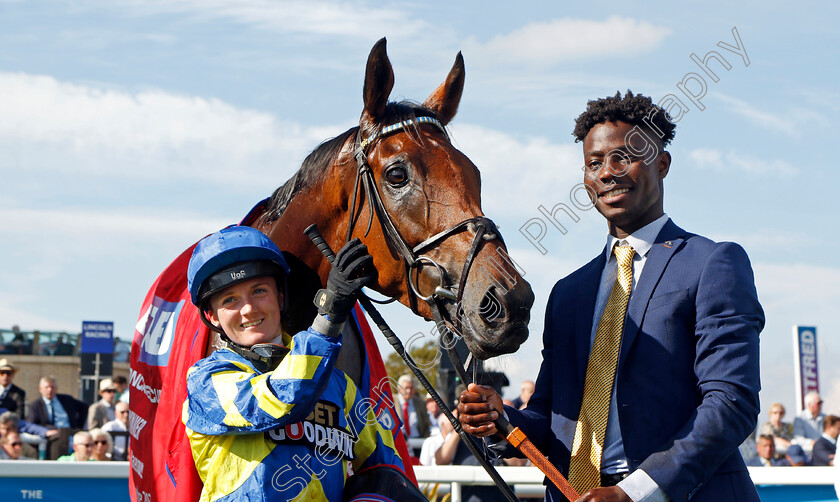 Trueshan-0013 
 TRUESHAN (Hollie Doyle) with groom Eliman Jeng after The Betfred Doncaster Cup
Doncaster 15 Sep 2023 - Pic Steven Cargill / Racingfotos.com