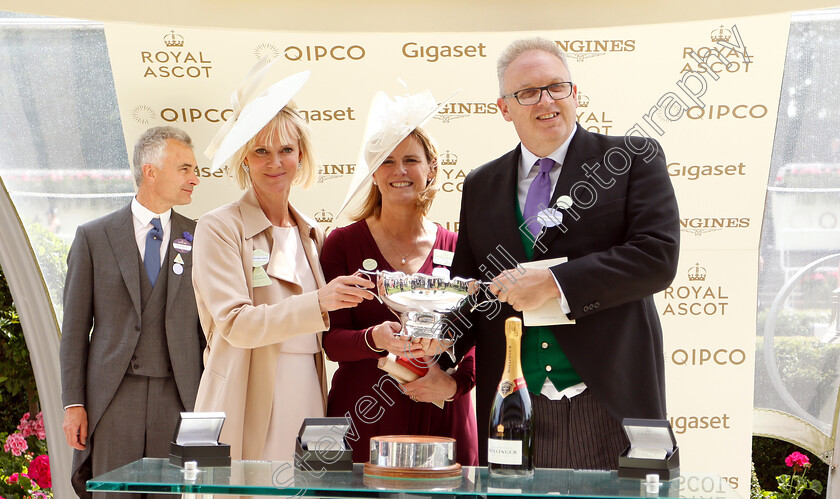 Arthur-Kitt-0014 
 Presentation by Hermione Norris to Andrew Black for The Chesham Stakes won by ARTHUR KITT
Royal Ascot 23 Jun 2018 - Pic Steven Cargill / Racingfotos.com