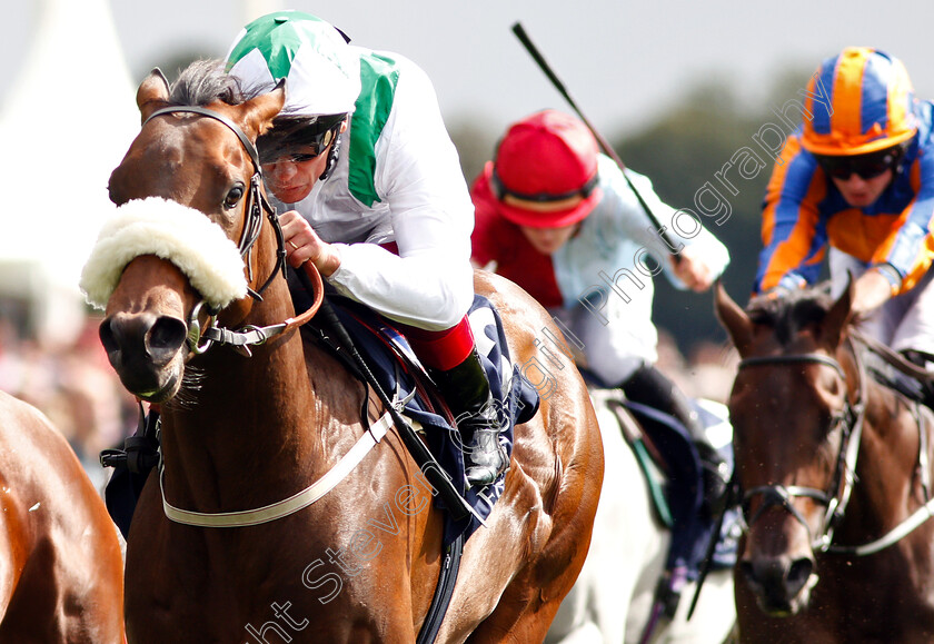 Emaraaty-Ana-0008 
 EMARAATY ANA (Frankie Dettori) wins The Al Basti Equiworld Gimcrack Stakes
York 24 Aug 2018 - Pic Steven Cargill / Racingfotos.com