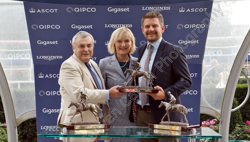 Cliffs-Of-Capri-0009 
 Presentation for The Amateur Jockeys Association Handicap won by CLIFFS OF CAPRI
Ascot 6 Oct 2018 - Pic Steven Cargill / Racingfotos.com