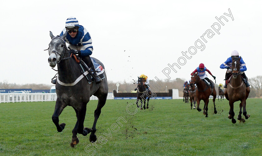 Angels-Breath-0002 
 ANGELS BREATH (Nico De Boinville) wins The Sky Bet Supreme Trial Novices Hurdle
Ascot 21 Dec 2018 - Pic Steven Cargill / Racingfotos.com