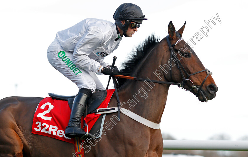 Reigning-Supreme-0002 
 REIGNING SUPREME (Nico de Boinville) Kempton 26 Dec 2017 - Pic Steven Cargill / Racingfotos.com