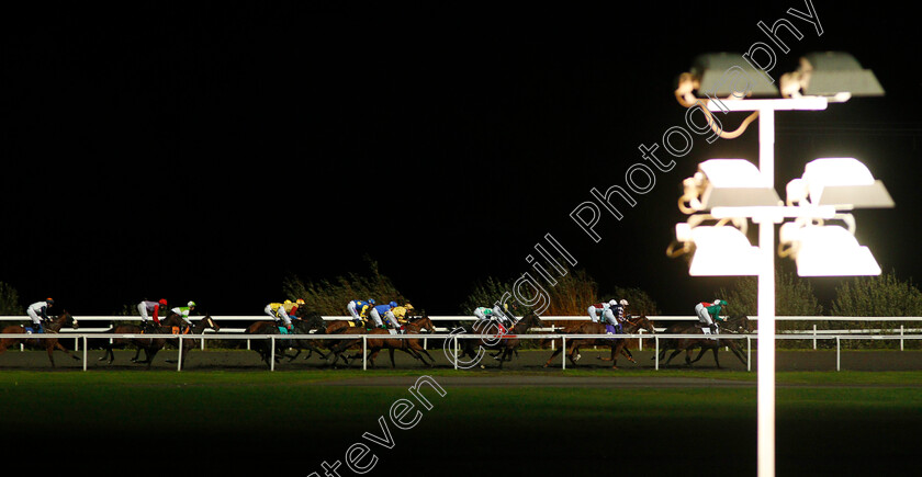 Kempton-0002 
 Racing down the back straight at Kempton 4 Oct 2017 - Pic Steven Cargill / Racingfotos.com