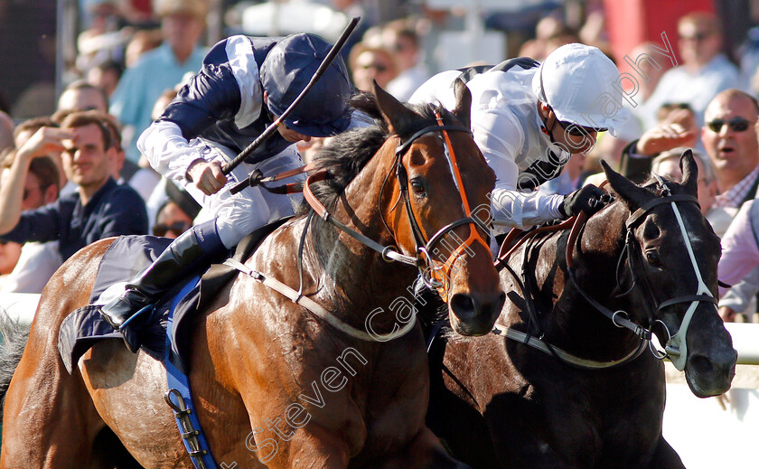 He s-Amazing-0007 
 HE'S AMAZING (left, Oisin Murphy) beats MIDNIGHT WILDE (right) in The Qipco Supporting British Racing Handicap Newmarket 6 May 2018 - Pic Steven Cargill / Racingfotos.com