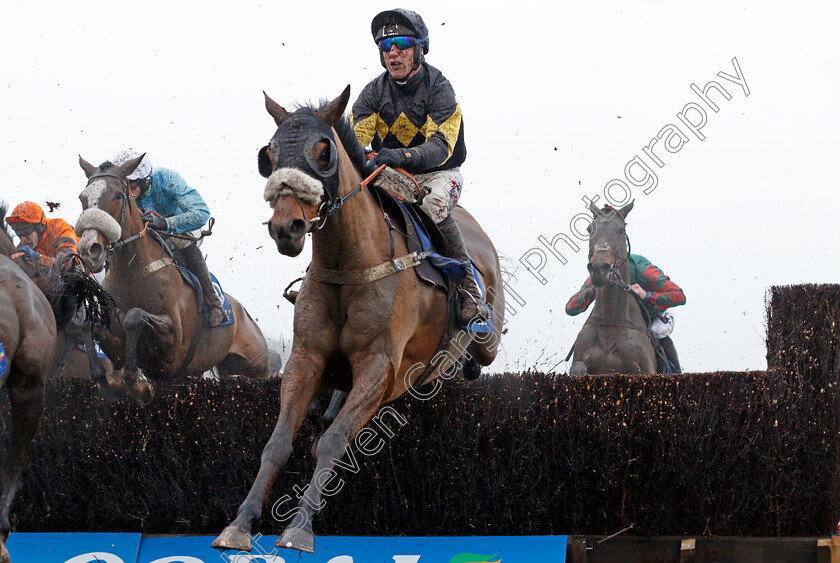 Elegant-Escape-0001 
 ELEGANT ESCAPE (Robbie Power)
Chepstow 27 Dec 2019 - Pic Steven Cargill / Racingfotos.com