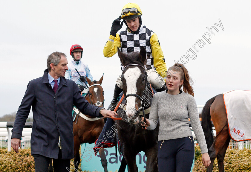 The-Glancing-Queen-0005 
 THE GLANCING QUEEN (Tom Cannon) after The Actioncoach Invest In The Best Lady Godiva Mares Novices Chase
Warwick 9 Dec 2021 - Pic Steven Cargill / Racingfotos.com