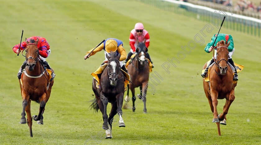 Dreamloper-0004 
 DREAMLOPER (left, Kieran Shoemark) beats VILLE DE GRACE (centre) and EBAIYRA (right) in The Betfair Exchange Dahlia Stakes
Newmarket 1 May 2022 - Pic Steven Cargill / Racingfotos.com