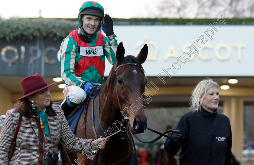 Eden-Du-Houx-0005 
 EDEN DU HOUX (Tom Scudamore) with owner Caroline Tisdall after The St Andrews Holdings Championship Standard Open National Hunt Flat Race
Ascot 21 Dec 2018 - Pic Steven Cargill / Racingfotos.com