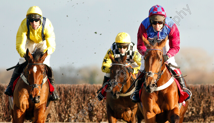 La-Bague-Au-Roi-0003 
 LA BAGUE AU ROI (right, Richard Johnson) beats LOSTINTRANSLATION (left) in The Ladbrokes Novices Chase
Newbury 30 Nov 2018 - Pic Steven Cargill / Racingfotos.com