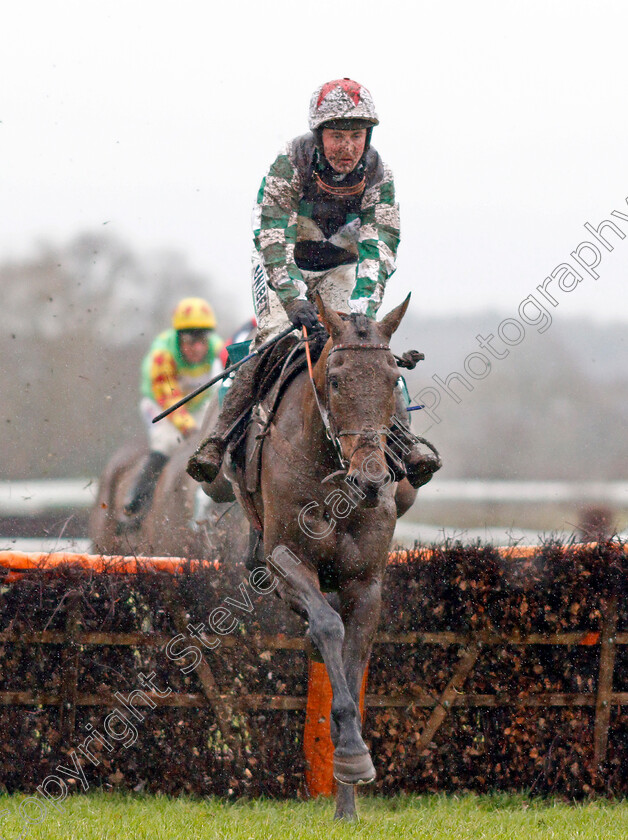 Welsh-Saint-0002 
 WELSH SAINT (Nico de Boinville) wins The Bethan-Megan-Elin Maiden Hurdle
Warwick 12 Dec 2019 - Pic Steven Cargill / Racingfotos.com