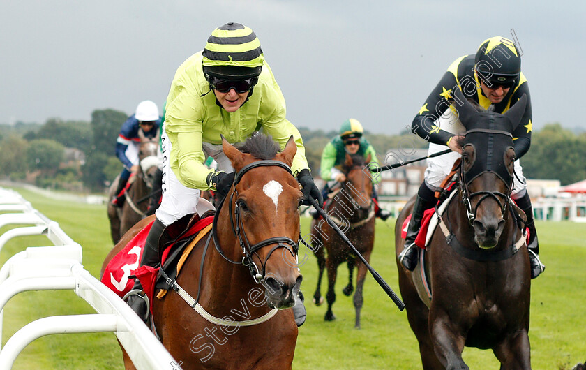 Compton-Mill-0006 
 COMPTON MILL (left, Serena Brotherton) wins The Slug And Lettuce 2-4-1 Cocktails Amateur Riders Handicap
Sandown 9 Aug 2018 - Pic Steven Cargill / Racingfotos.com