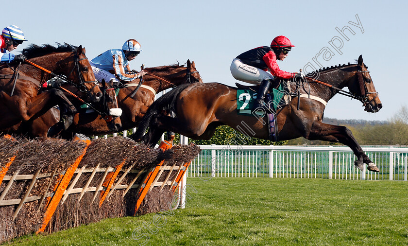 Monbeg-Theatre-0003 
 MONBEG THEATRE (Page Fuller) wins The Safran Landing Systems Handicap Hurdle Cheltenham 18 Apr 2018 - Pic Steven Cargill / Racingfotos.com