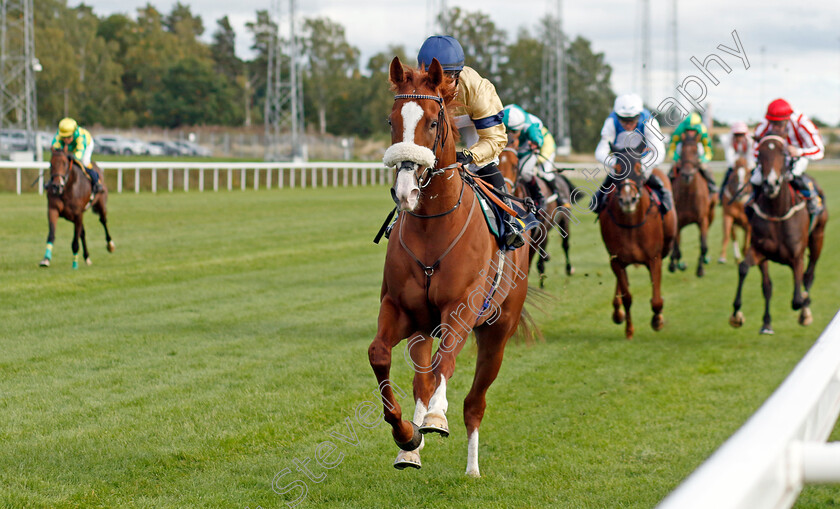 Manitou-0004 
 MANITOU (Hollie Doyle) wins The Appel Au Maitre Svealandlopning
Bro Park, Sweden 18 Sep 2022 - Pic Steven Cargill / Racingfotos.com