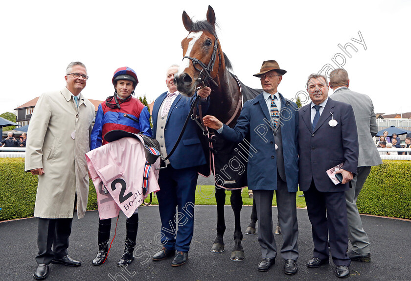 Changingoftheguard-0010 
 CHANGINGOFTHEGUARD (Ryan Moore) after The Boodles Chester Vase
Chester 4 May 2022 - Pic Steven Cargill / Racingfotos.com