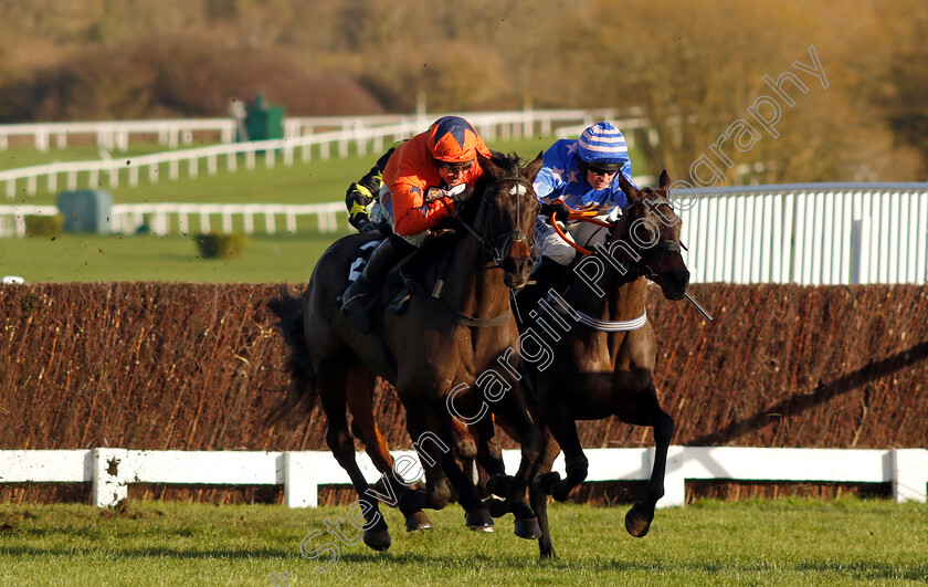 Coco-Mademoiselle-and-Malaita-0001 
 COCO MADEMOISELLE (left, Harry Skelton) and MALAITA (right, Charlie Hammond)
Cheltenham 14 Dec 2024 - Pic Steven Cargill / Racingfotos.com