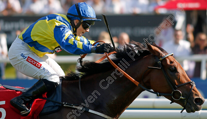 Trueshan-0001 
 TRUESHAN (Hollie Doyle) wins The Betfred Doncaster Cup
Doncaster 15 Sep 2023 - Pic Steven Cargill / Racingfotos.com