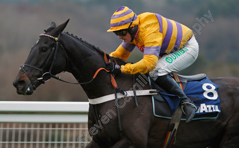 Gold-Present-0005 
 GOLD PRESENT (Nico de Boinville) wins The Lavazza Silver Cup Handicap Chase Ascot 23 Dec 2017 - Pic Steven Cargill / Racingfotos.com