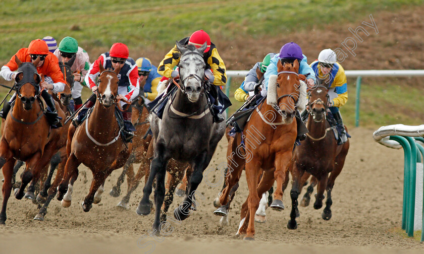 Locommotion-0004 
 LOCOMMOTION (centre, Luke Morris) beats SOARING SPIRITS (right) in The Play Jackpot Games At sunbets.co.uk/vegas Handicap Lingfield 30 Dec 2017 - Pic Steven Cargill / Racingfotos.com