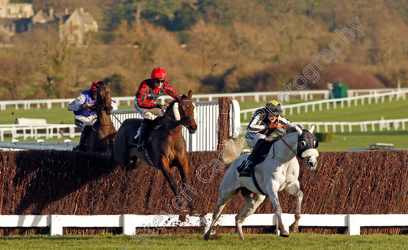 Game-On-For-Glory-0001 
 GAME ON FOR GLORY (left, Harry Cobden) beats SO SAID I (right) in The Quintessentially Mares Handicap Chase
Cheltenham 14 Dec 2024 - Pic Steven Cargill / Racingfotos.com