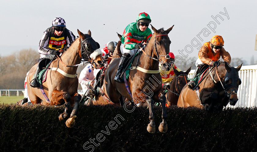 Big-Difference-and-Clondaw-Bisto-0001 
 BIG DIFFERENCE (centre, David Bass) with CLONDAW BISTO (left, Tom O'Brien)
Bangor 7 Feb 2020 - Pic Steven Cargill / Racingfotos.com