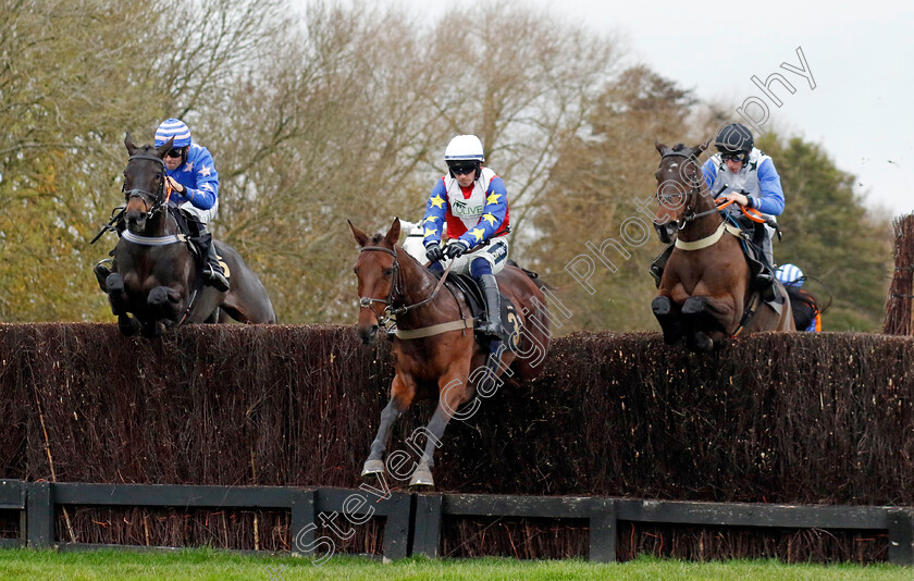 Marsh-Wren-0006 
 MARSH WREN (right, Ciaran Gethings) beats MOVIDDY (centre) and MALAITA (left) in The Duncan Smith Over The Hill Birthday Mares Novices Handicap Chase
Warwick 22 Nov 2023 - Pic Steven Cargill / Racingfotos.com