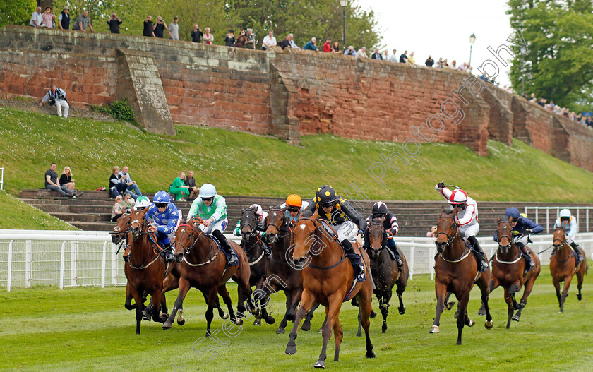 Chester-0003 
 Runners turn for home in The CAA Stellar Handicap won by GARFIELD SHADOW (rear, 2nd right) as OLD CHUMS (centre) leads the charge
Chester 8 May 2024 - Pic Steven Cargill / Racingfotos.com