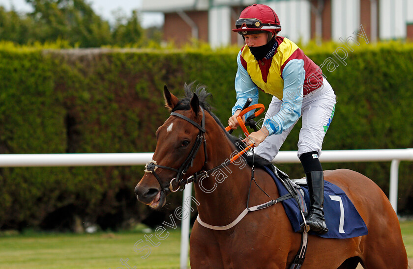 Filo s-Flyer-0001 
 FILO'S FLYER (Jane Elliott)
Wolverhampton 31 Jul 2020 - Pic Steven Cargill / Racingfotos.com