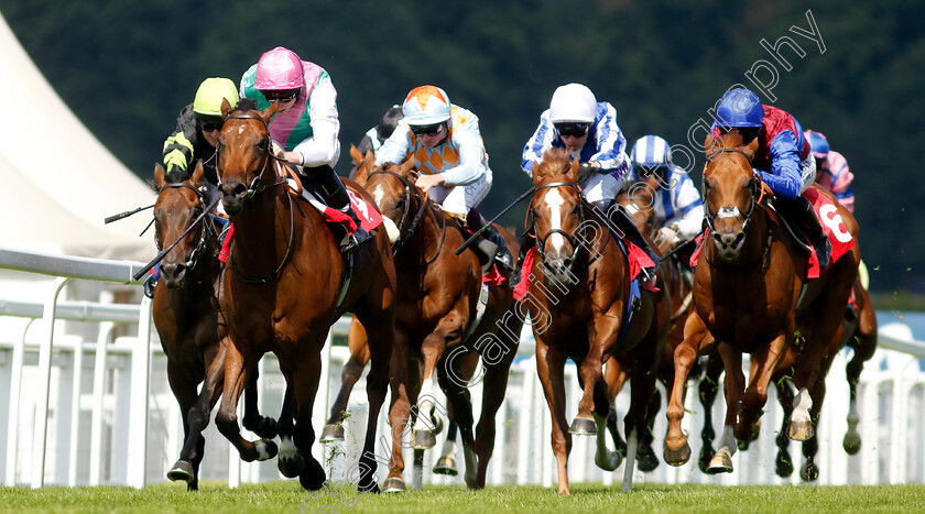 Starlore-0007 
 STARLORE (Ryan Moore) beats MAXIMUM DIVIDEND (right) in The Irish Stallion Farms EBF Novice Stakes
Sandown 7 Jul 2023 - Pic Steven Cargill / Racingfotos.com