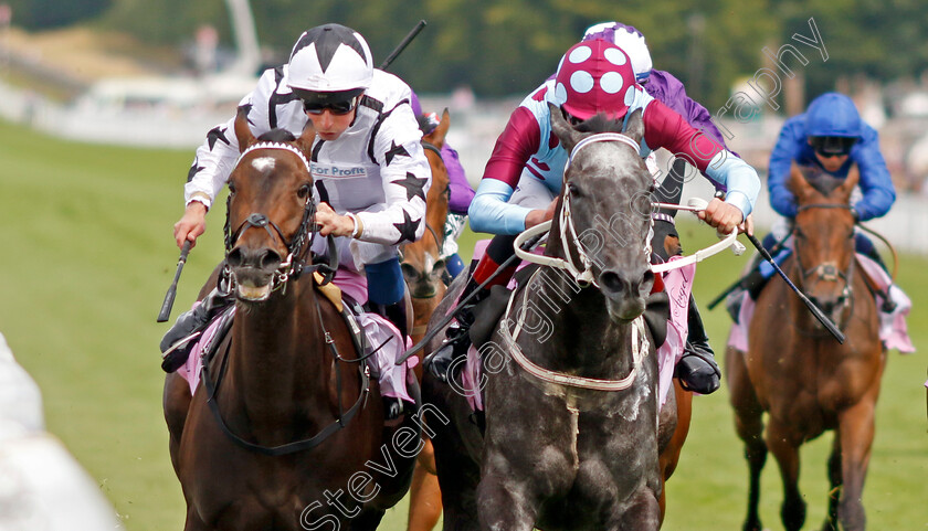 Oscula-0003 
 OSCULA (left, William Buick) beats INTERNATIONALANGEL (right) in The Whispering Angel Oak Tree Stakes
Goodwood 27 Jul 2022 - Pic Steven Cargill / Racingfotos.com