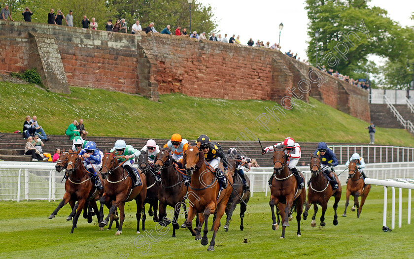 Chester-0001 
 Runners turn for home in The CAA Stellar Handicap won by GARFIELD SHADOW (rear, 2nd right) as OLD CHUMS (centre) leads the charge
Chester 8 May 2024 - Pic Steven Cargill / Racingfotos.com