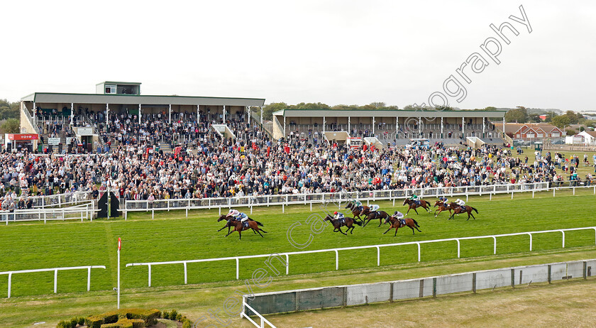 Raffles-Angel-0003 
 RAFFLES ANGEL (farside, Darragh Keenan) beats GULTARI (nearside) in The Join Moulton Racing Syndicate Fillies Handicap
Yarmouth 18 Sep 2024 - Pic Steven Cargill / Racingfotos.com