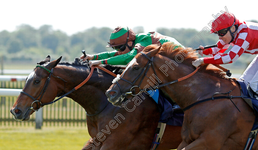 Saluti-0005 
 SALUTI (left, Kieran Shoemark) beats SPUN GOLD (right) in The Chemtest Environmental Laboratories Handicap Newmarket 18 May 2018 - Pic Steven Cargill / Racingfotos.com