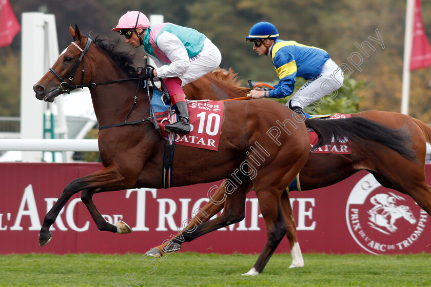 Enable-0001 
 ENABLE (Frankie Dettori) before The Qatar Prix De L'Arc De Triomphe
Longchamp 7 Oct 2018 - Pic Steven Cargill / Racingfotos.com