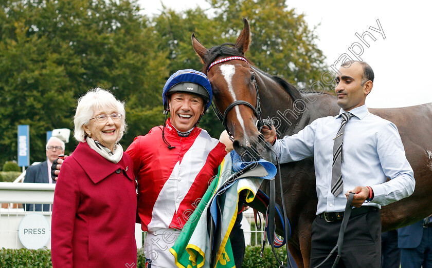 Inspiral-0015 
 INSPIRAL (Frankie Dettori) with Patricia Thompson after The bet365 Fillies Mile
Newmarket 8 Oct 2021 - Pic Steven Cargill / Racingfotos.com