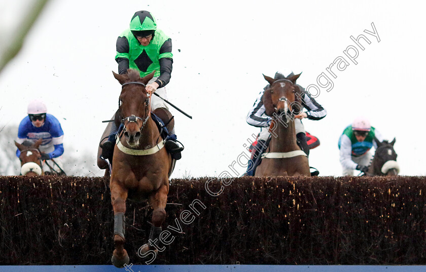 Kotmask-0001 
 KOTMASK (Caoilin Quinn) wins The Howden Handicap Chase
Ascot 21 Dec 2024 - Pic Steven Cargill / Racingfotos.com