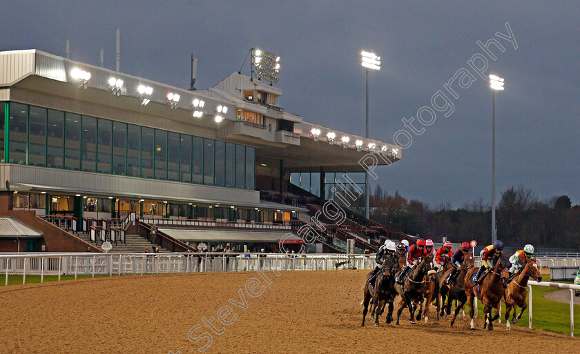 Wolverhampton-0001 
 Racing at Wolverhampton
24 Nov 2020 - Pic Steven Cargill / Racingfotos.com