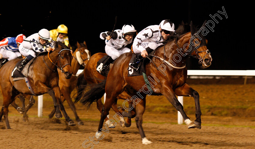 Aleef-0003 
 ALEEF (Adam Kirby) wins The Bet totetrifecta At betfred.com Handicap Chelmsford 21 Dec 2017 - Pic Steven Cargill / Racingfotos.com